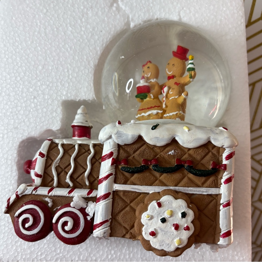 Gingerbread family  Train Snow Globe